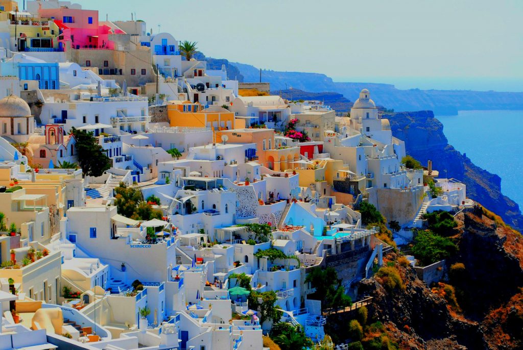 santorini-colourful-towns