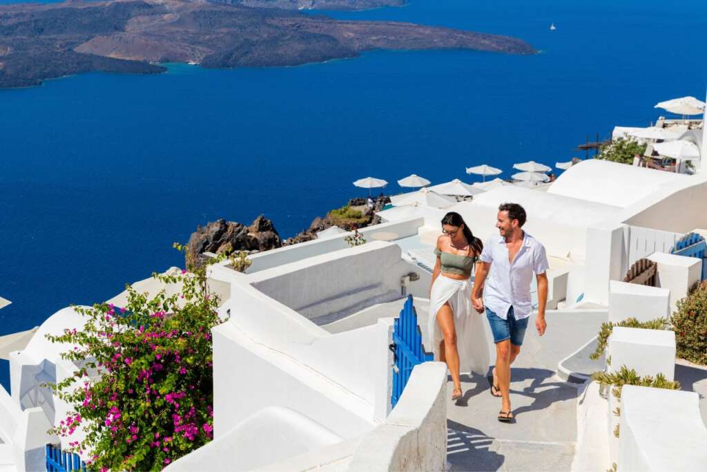 reasons why you should visit Santorini